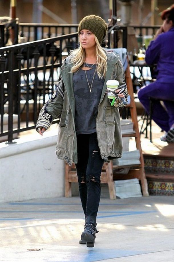 Ashley+Tisdale+Ashley+Tisdale+Grabs+Coffee+T-mdU10CBBGl